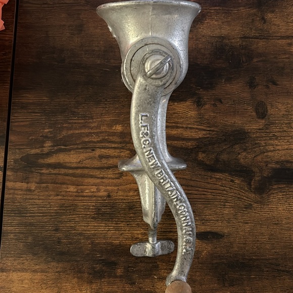 Vintage Mounted Food Grinder - Picture 2 of 7